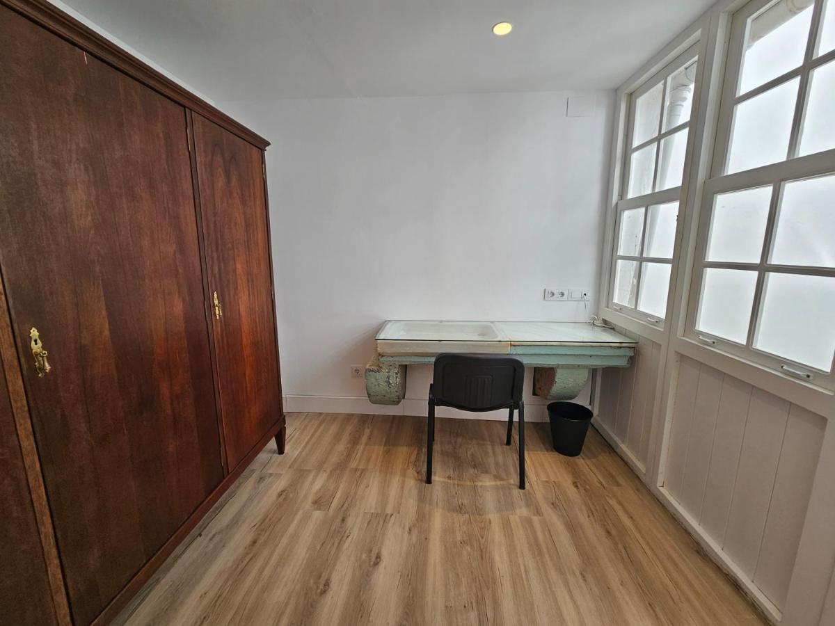 Apartamentos En El Centro - Plaza De Amboage - Wifi Ферол Екстериор снимка