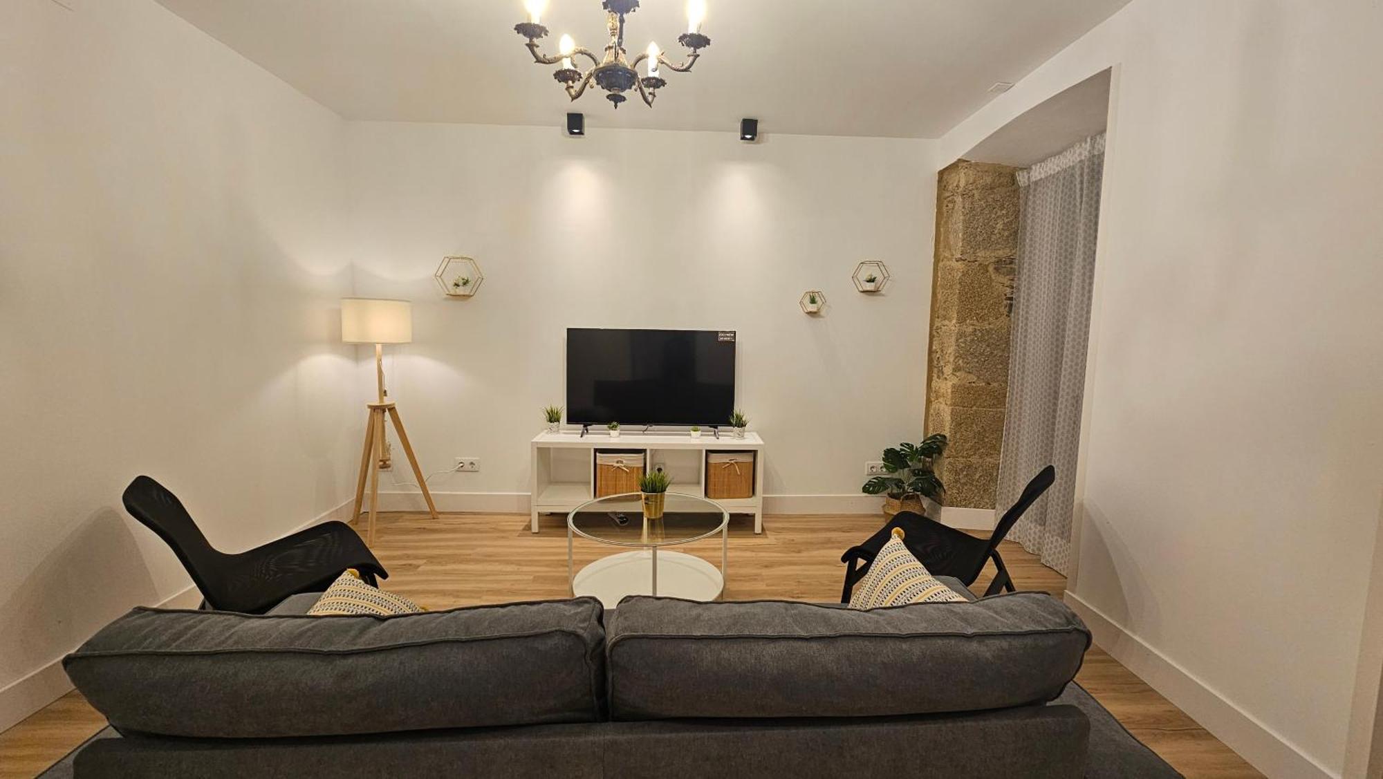 Apartamentos En El Centro - Plaza De Amboage - Wifi Ферол Екстериор снимка