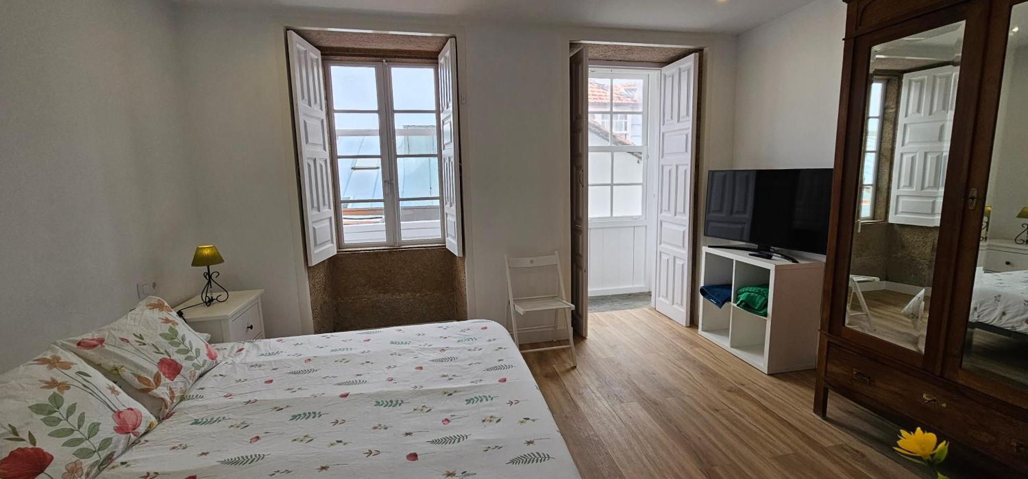 Apartamentos En El Centro - Plaza De Amboage - Wifi Ферол Екстериор снимка