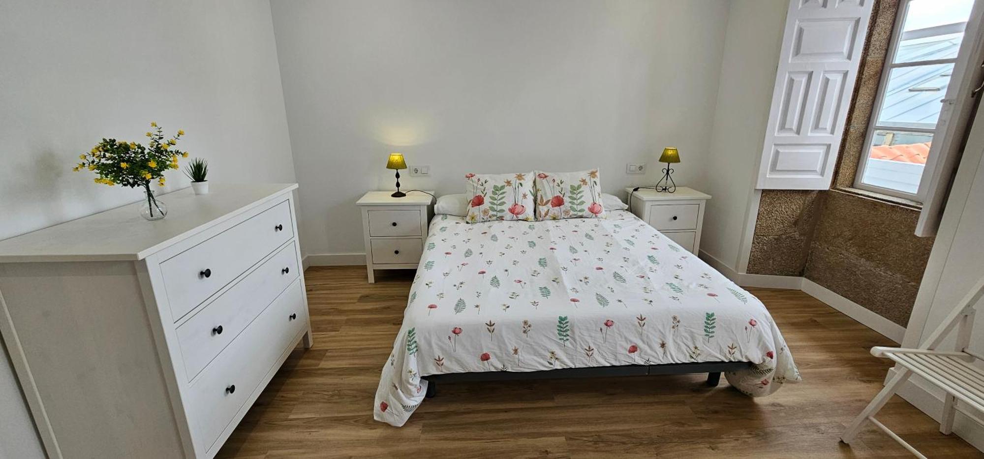 Apartamentos En El Centro - Plaza De Amboage - Wifi Ферол Екстериор снимка